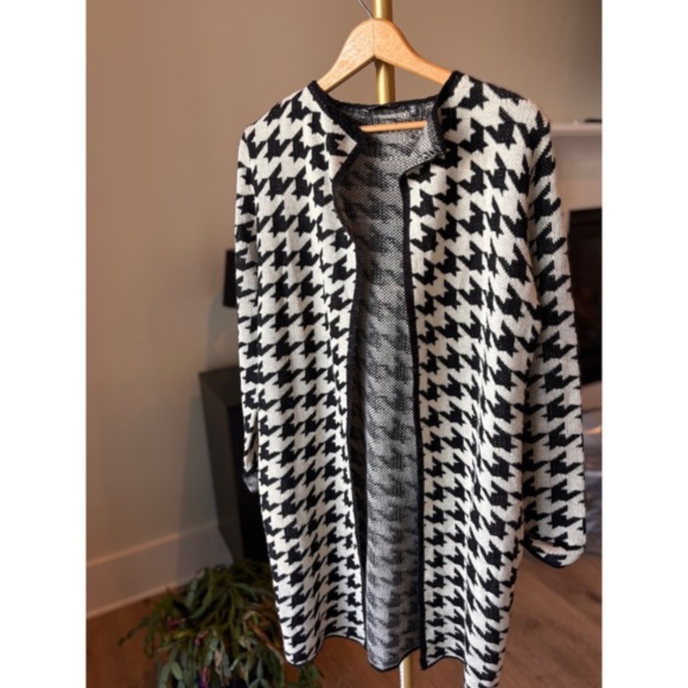 Hannah‎ Black White Houndstooth Open Front Cardigan Sweater Medium Long Sleeve